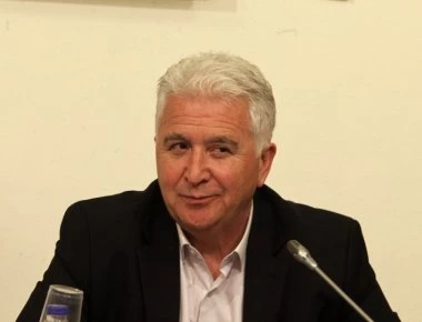 Πρωτοφανής πρόκληση: Βουλευτής του ΣΥΡΙΖΑ μίλησε στα «μακεδονικά» στη Βουλή (βίντεο)
